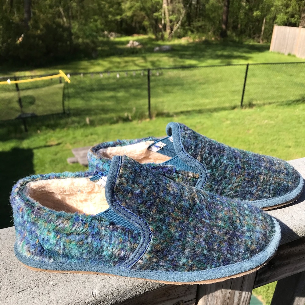 Bearpaw women’s slippers size 6